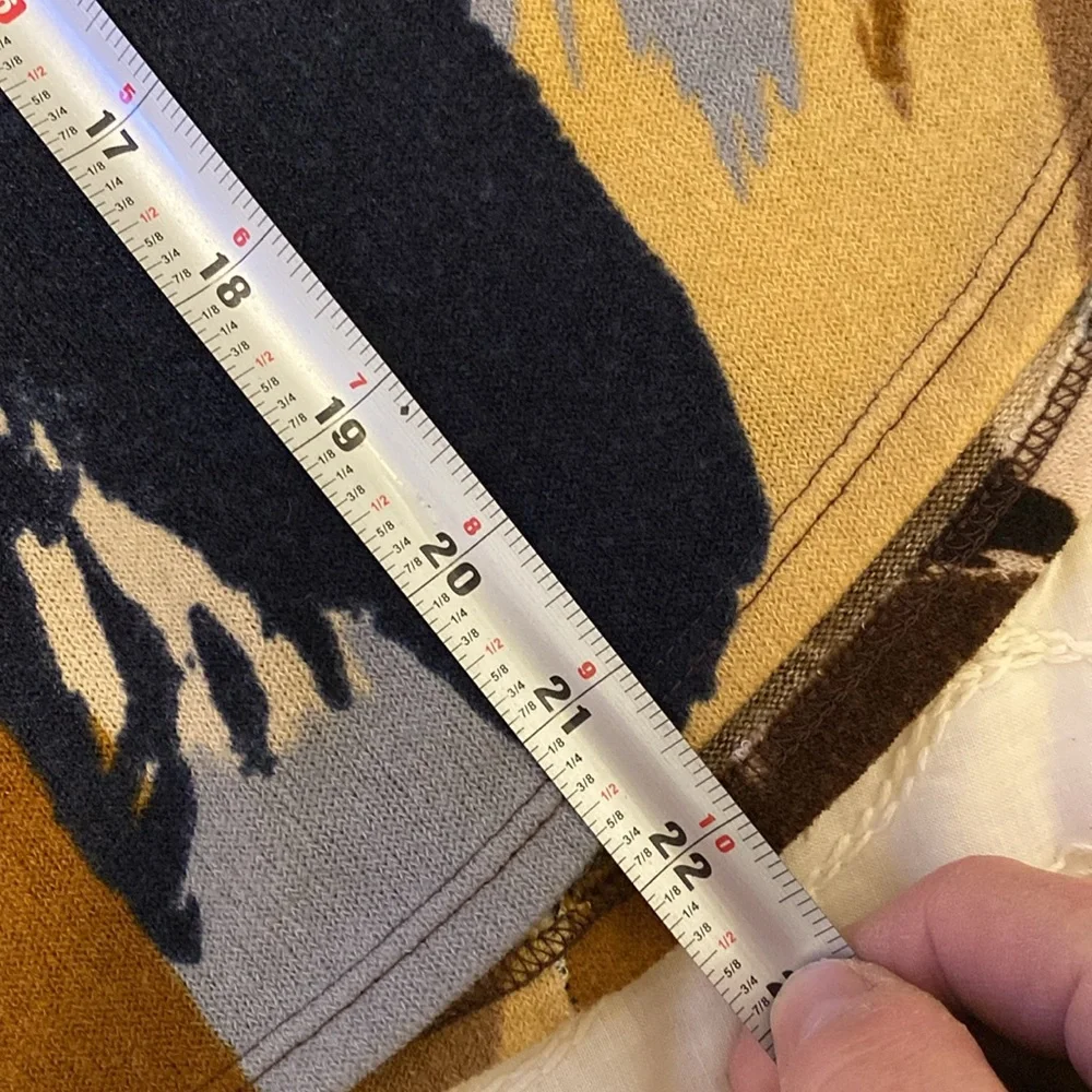 Abstract Patterned Sweater - Picture 5 of 7